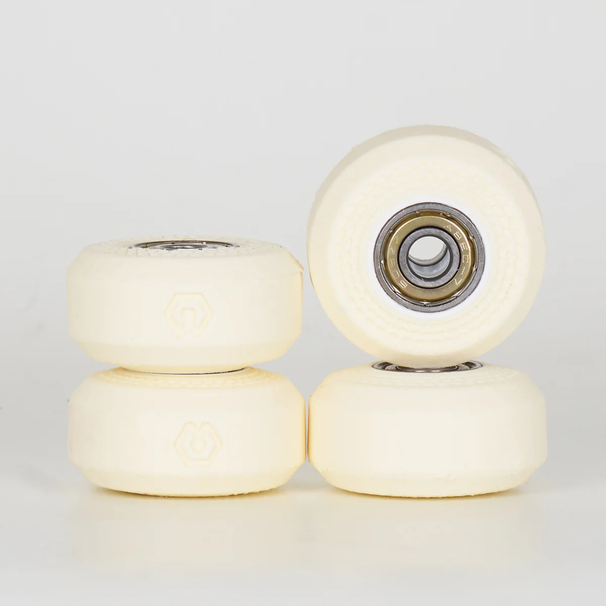 Chroma Anti-Rocker Wheels With Bearings - White
