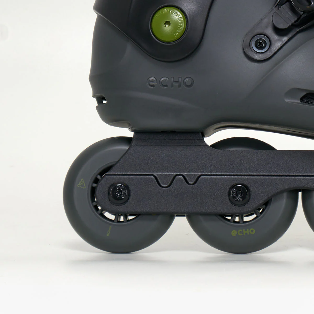 Echo Sonar 4-Wheel Skates - Image 4