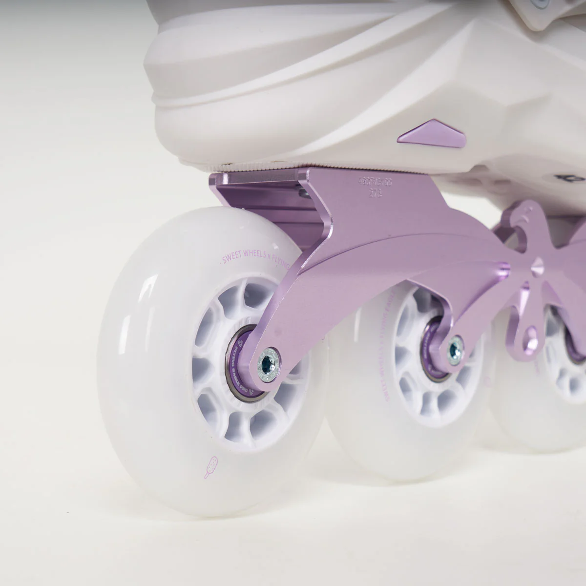 Flying Eagle Reaver DUAL Inline Skates - White / Lilac - Image 4