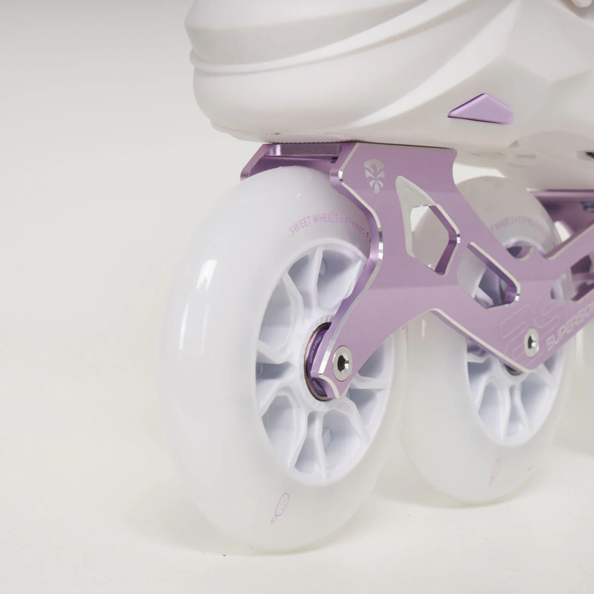 Flying Eagle Reaver 110mm Inline Skates - White - Image 4