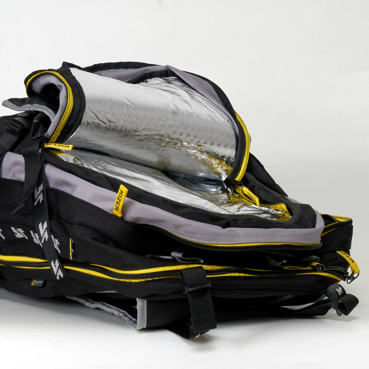 Kizer Legacy Travel Backpack - Image 3