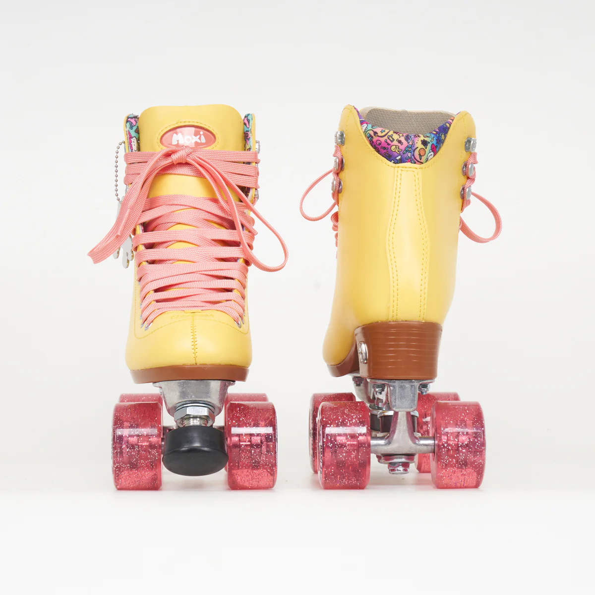 Moxi Beach Bunny Strawberry / Lemon Rollerskates - Image 3