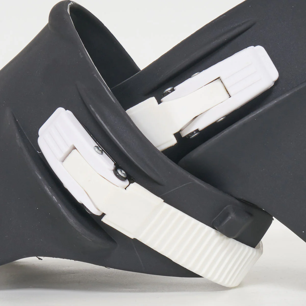 Razors Genesys Cuffs - White buckle - Image 4