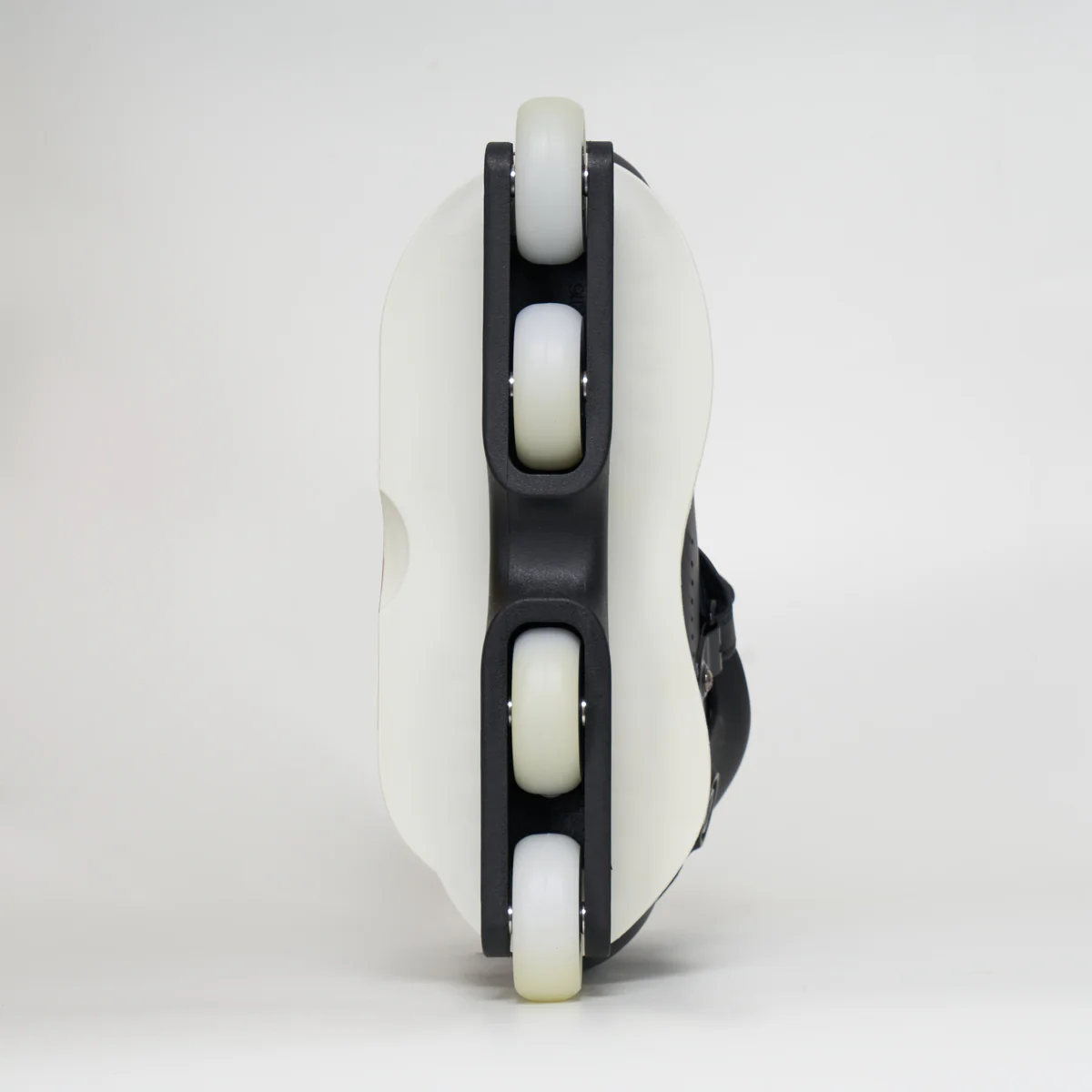 USD Carbon Free Carlos Bernal Skates - Image 3
